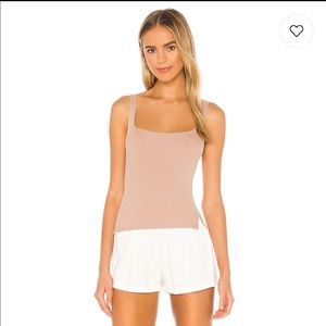 Revolve Essential Scoop Tank